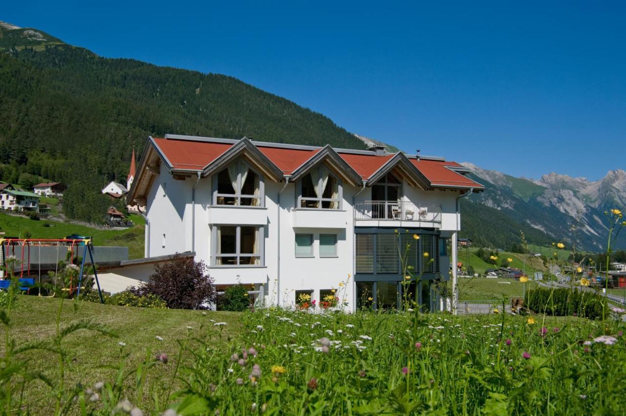 Adrian Bed and Breakfast St Anton am Arlberg Eksteriør billede